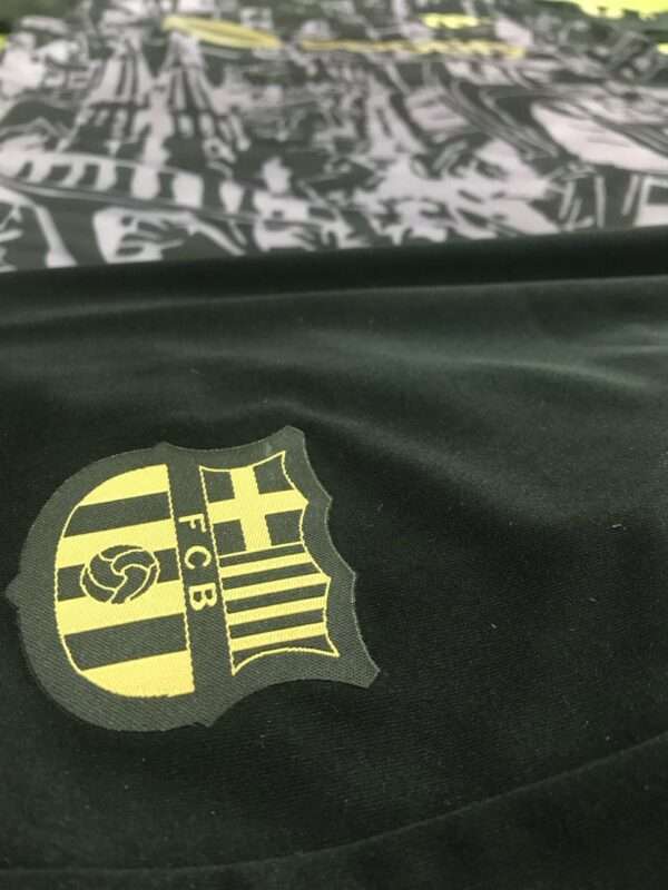 FCB Barcelona New Kit Half Selves - Image 5