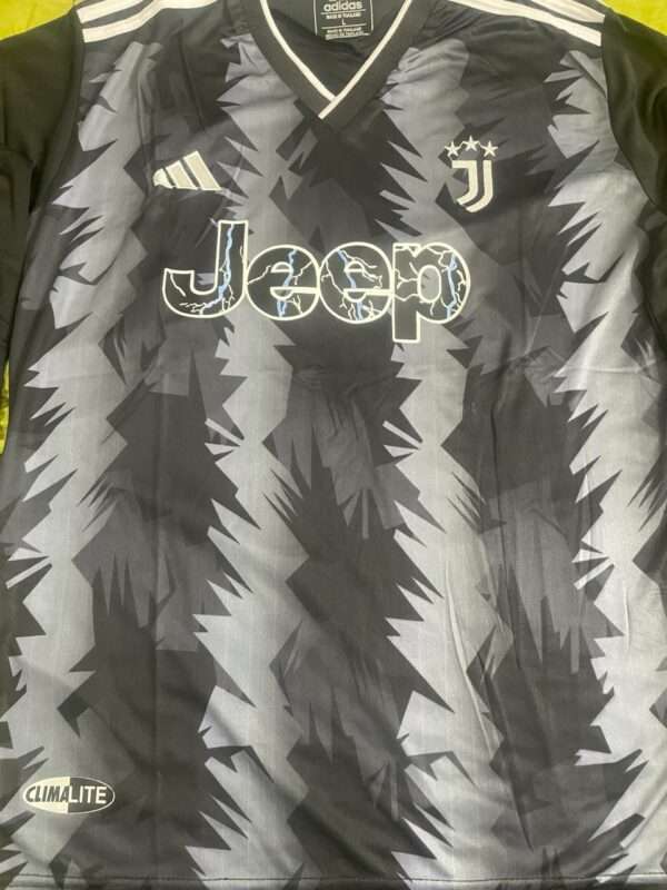 Juventus F.C. kit T-Shirt/short - Image 7