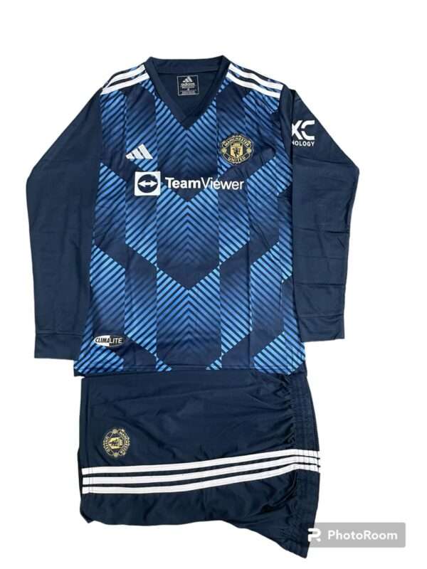 Manchester United F.C. kit T-Shirt/short - Image 7
