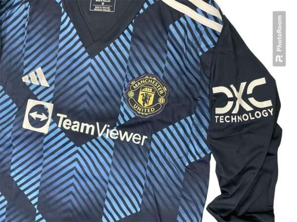 Manchester United F.C. kit T-Shirt/short - Image 5